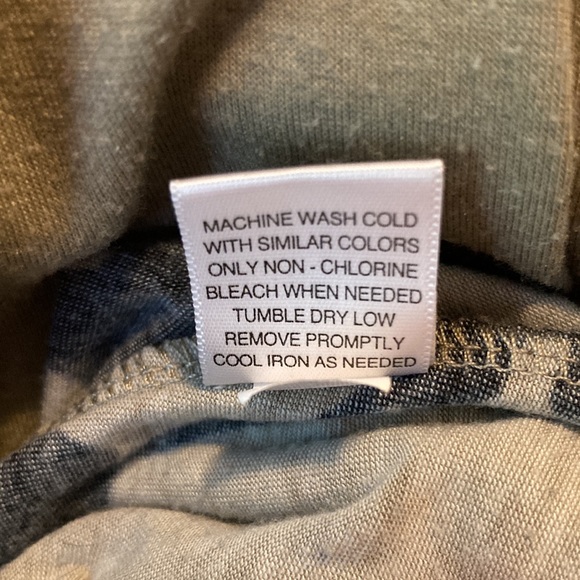 Liz Lange Maturity Shirt - Picture 4 of 6